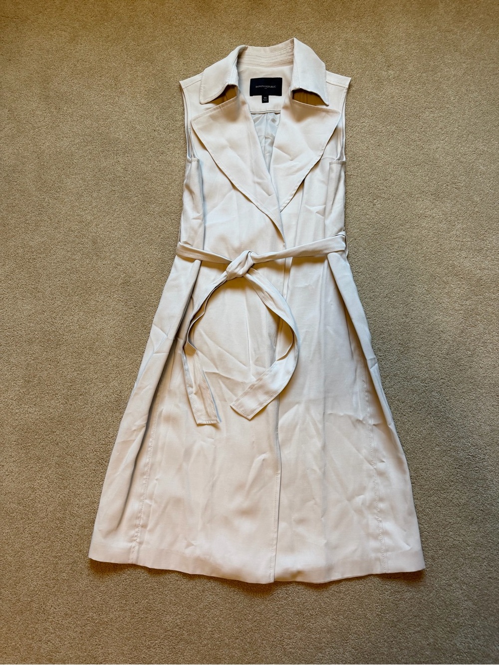 Banana Republic sleeveless trench vest Dress in beige